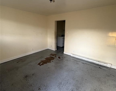 455 Pursley Street - Photo Thumbnail 5