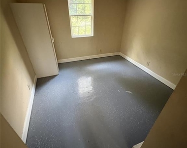 455 Pursley Street - Photo Thumbnail 4