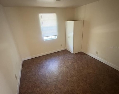 455 Pursley Street - Photo Thumbnail 4