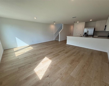 3350 Wandel Terrace - Photo Thumbnail 6
