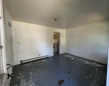 455 Pursley Street - Photo Thumbnail 4