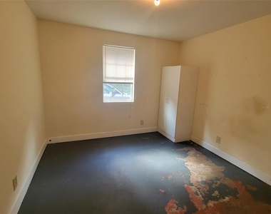 455 Pursley Street - Photo Thumbnail 3