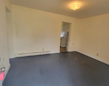 455 Pursley Street - Photo Thumbnail 4