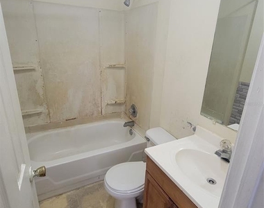 455 Pursley Street - Photo Thumbnail 2