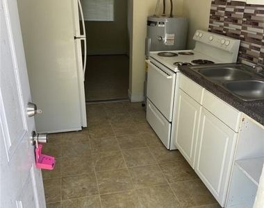 455 Pursley Street - Photo Thumbnail 5