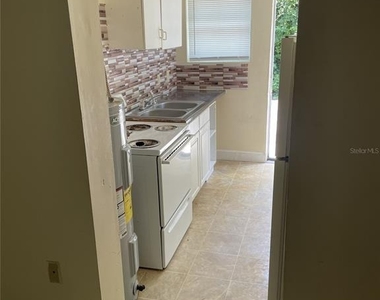 455 Pursley Street - Photo Thumbnail 6