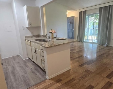 3831 Nautical Way - Photo Thumbnail 10