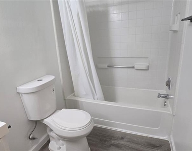 3831 Nautical Way - Photo Thumbnail 24