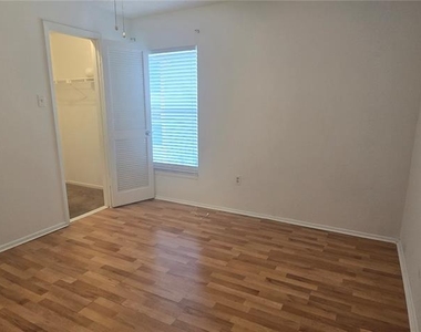 3831 Nautical Way - Photo Thumbnail 20