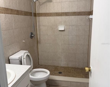 601 Clayton Circle - Photo Thumbnail 8