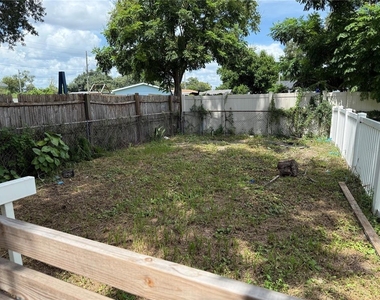 601 Clayton Circle - Photo Thumbnail 2