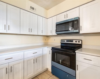 13545 Eagle Ridge Drive - Photo Thumbnail 4