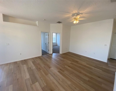414 Ryans Ridge Avenue - Photo Thumbnail 6