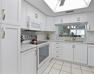 6505 Stone River Road - Photo Thumbnail 5
