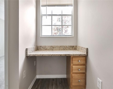 5700 Bentgrass Drive - Photo Thumbnail 8