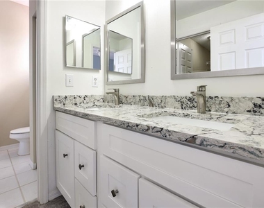 5700 Bentgrass Drive - Photo Thumbnail 17