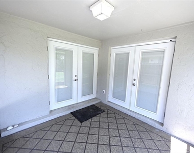 1922 Marcia Street - Photo Thumbnail 2