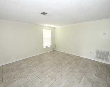 1922 Marcia Street - Photo Thumbnail 3