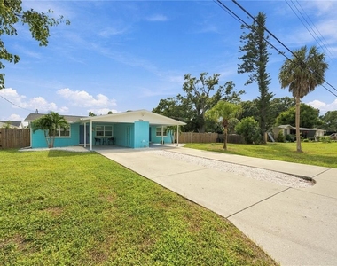 1004 67th Avenue W - Photo Thumbnail 1