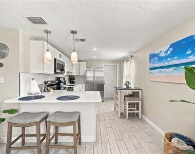 1004 67th Avenue W - Photo Thumbnail 10