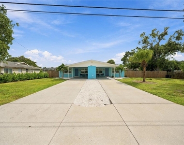 1004 67th Avenue W - Photo Thumbnail 2