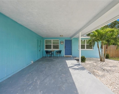 1004 67th Avenue W - Photo Thumbnail 4
