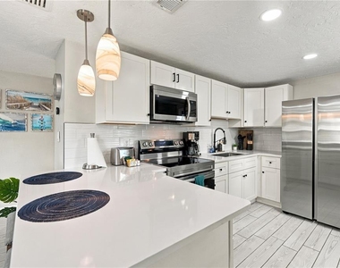 1004 67th Avenue W - Photo Thumbnail 16