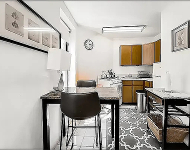 18 King Street - Photo Thumbnail 1