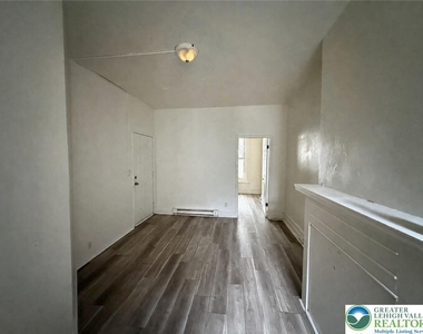 518 W Tilghman Street - Photo Thumbnail 2