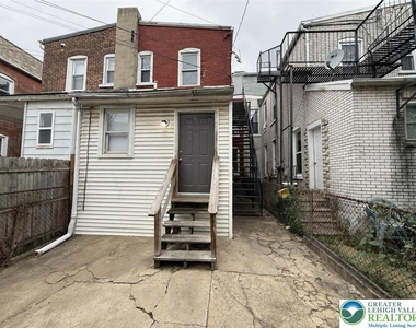 518 W Tilghman Street - Photo Thumbnail 12