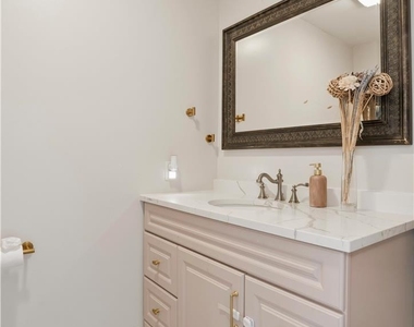 1551 Duxbury Court - Photo Thumbnail 12