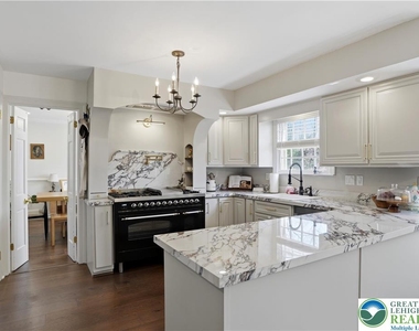 1551 Duxbury Court - Photo Thumbnail 5