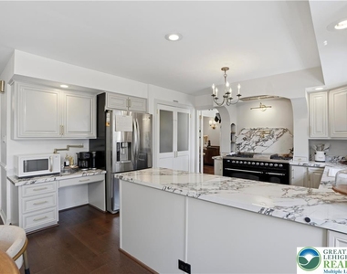 1551 Duxbury Court - Photo Thumbnail 7