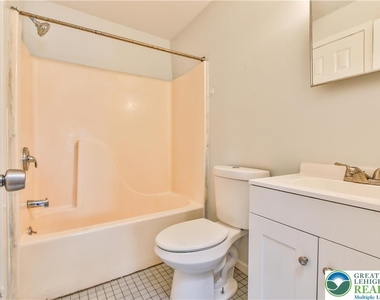 39 N 11th Street - Photo Thumbnail 12