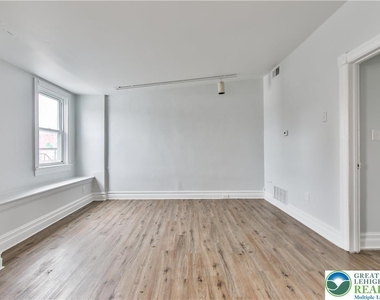 39 N 11th Street - Photo Thumbnail 7