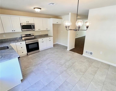 789 Mohawk Street - Photo Thumbnail 5