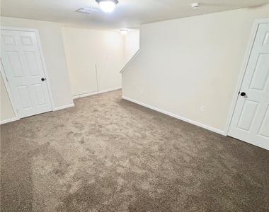 789 Mohawk Street - Photo Thumbnail 8