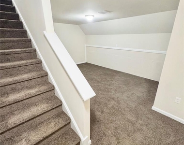 789 Mohawk Street - Photo Thumbnail 7