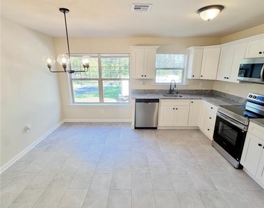 789 Mohawk Street - Photo Thumbnail 4
