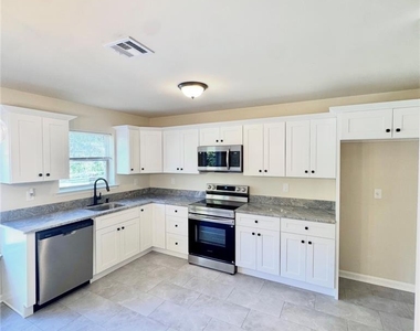 789 Mohawk Street - Photo Thumbnail 6