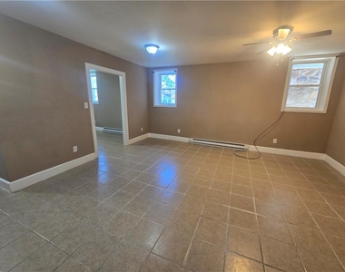 1135 E 4th Street - Photo Thumbnail 7