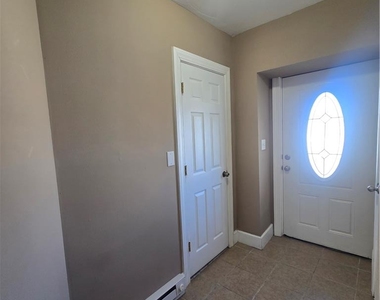 1135 E 4th Street - Photo Thumbnail 4