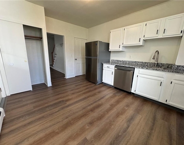 1619 Main Street - Photo Thumbnail 7