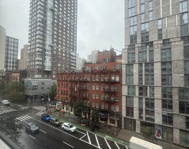 400 East 89th Street - Photo Thumbnail 17