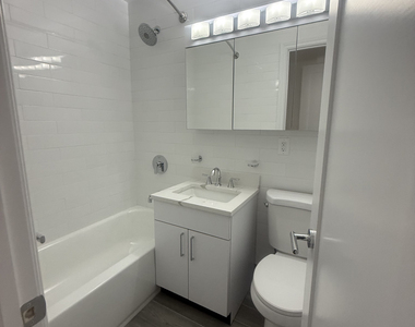400 East 89th Street - Photo Thumbnail 12