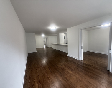 400 East 89th Street - Photo Thumbnail 4