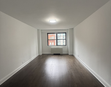 400 East 89th Street - Photo Thumbnail 12