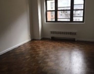 165 East 35th Street - Photo Thumbnail 3