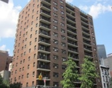 165 East 35th Street - Photo Thumbnail 4