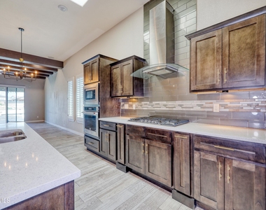 7799 Enchanted View Drive - Photo Thumbnail 15